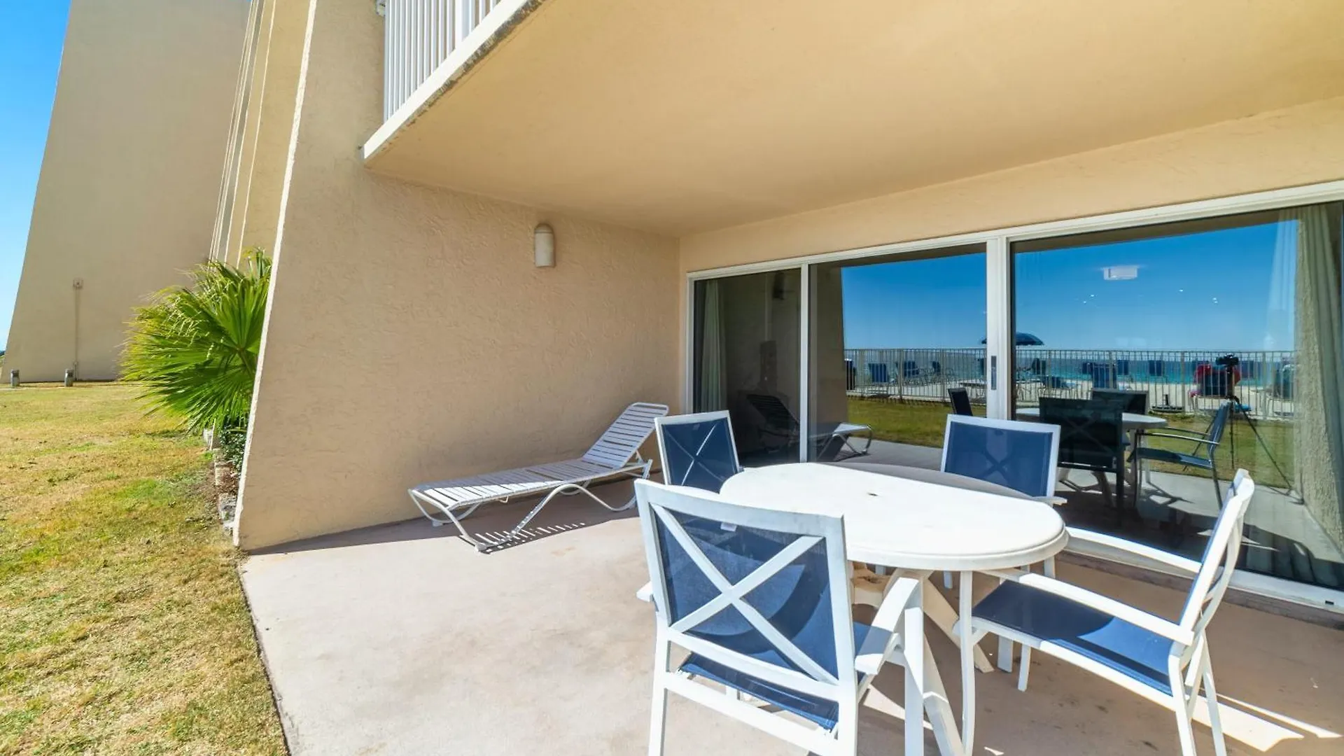Beach House Condominiums C103 - Beachfront With Pool, Wifi, & Beach Service Destin United States