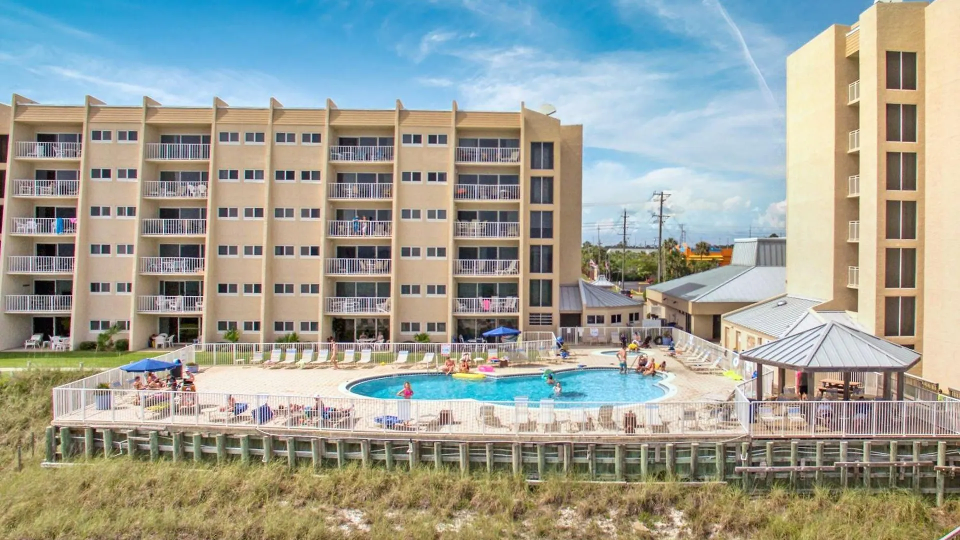 Beach House Condominiums C103 - Beachfront With Pool, Wifi, & Beach Service Destin United States